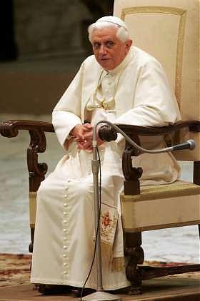 <B>Documento voluto da papa Ratzinger<br>"L'unica chiesa di Cristo  quella cattolica"</B>